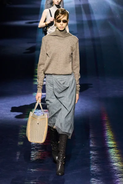 Look 29